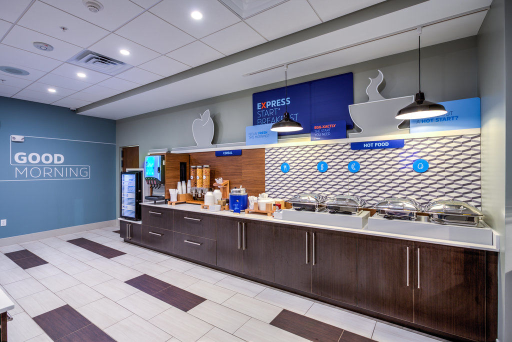 Express & - Reedsville Hotel
